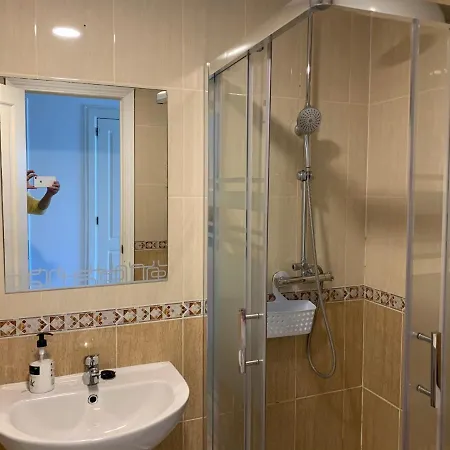 Lujoso Estudio Frontal Al Mar טורמולינוס