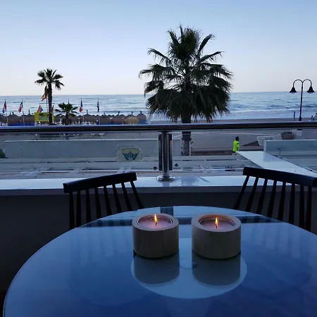 Lägenhet Lujoso Estudio Frontal Al Mar