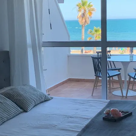 Lujoso Estudio Frontal Al Mar Torremolinos